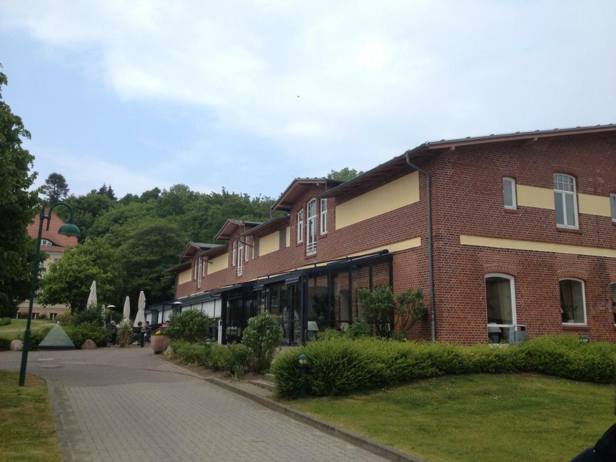 Ferienwohnung "Kranich" Im Ferien-Resort Ruegen Sagard Extérieur photo